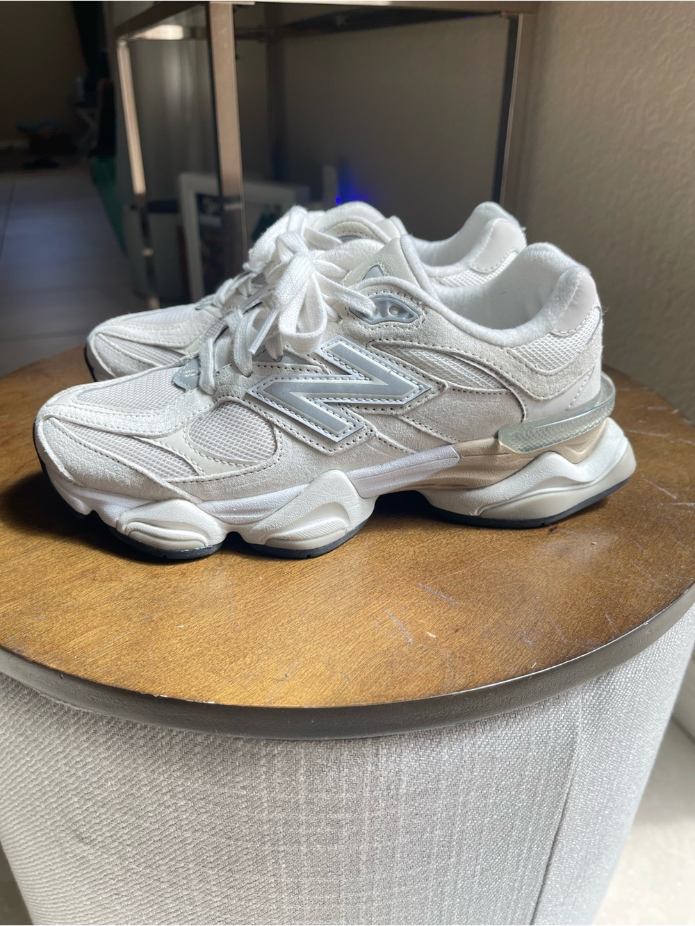 New Balance 9060 ** EUC **